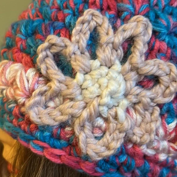 Multicolor Crochet Flower Beanie medium acrylic yarn new - Picture 2 of 7